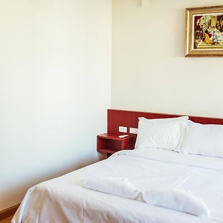 Douangpraseuth Hotel Виентиане Екстериор снимка
