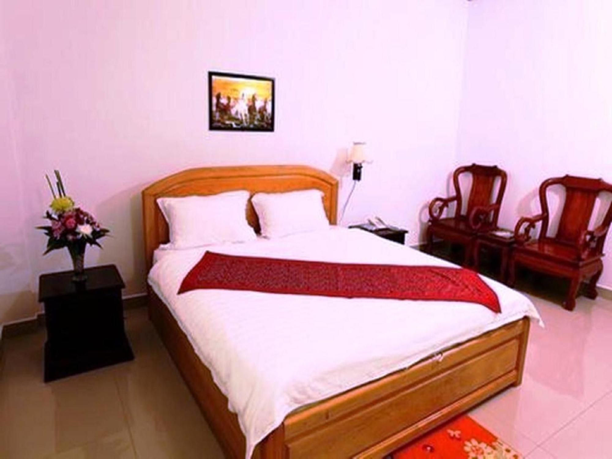 Douangpraseuth Hotel Виентиане Екстериор снимка