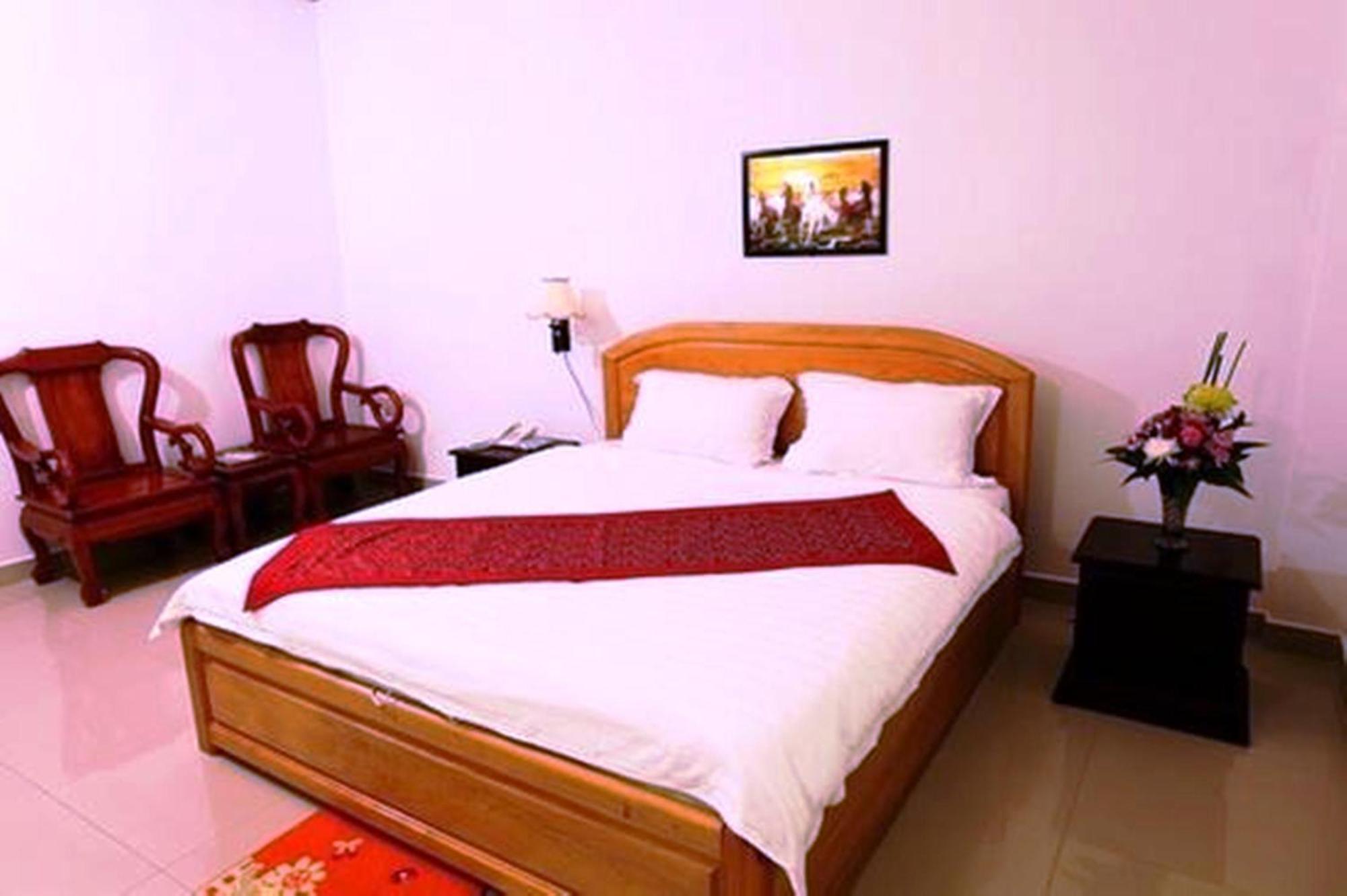 Douangpraseuth Hotel Виентиане Екстериор снимка