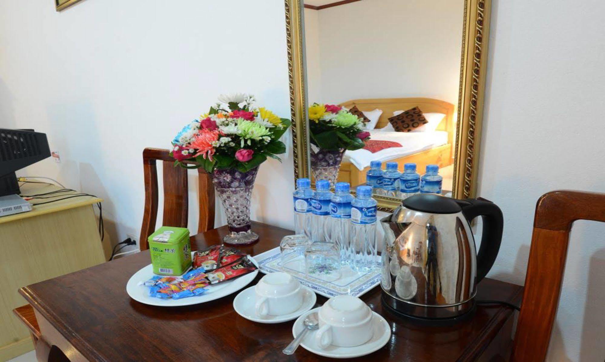 Douangpraseuth Hotel Виентиане Екстериор снимка