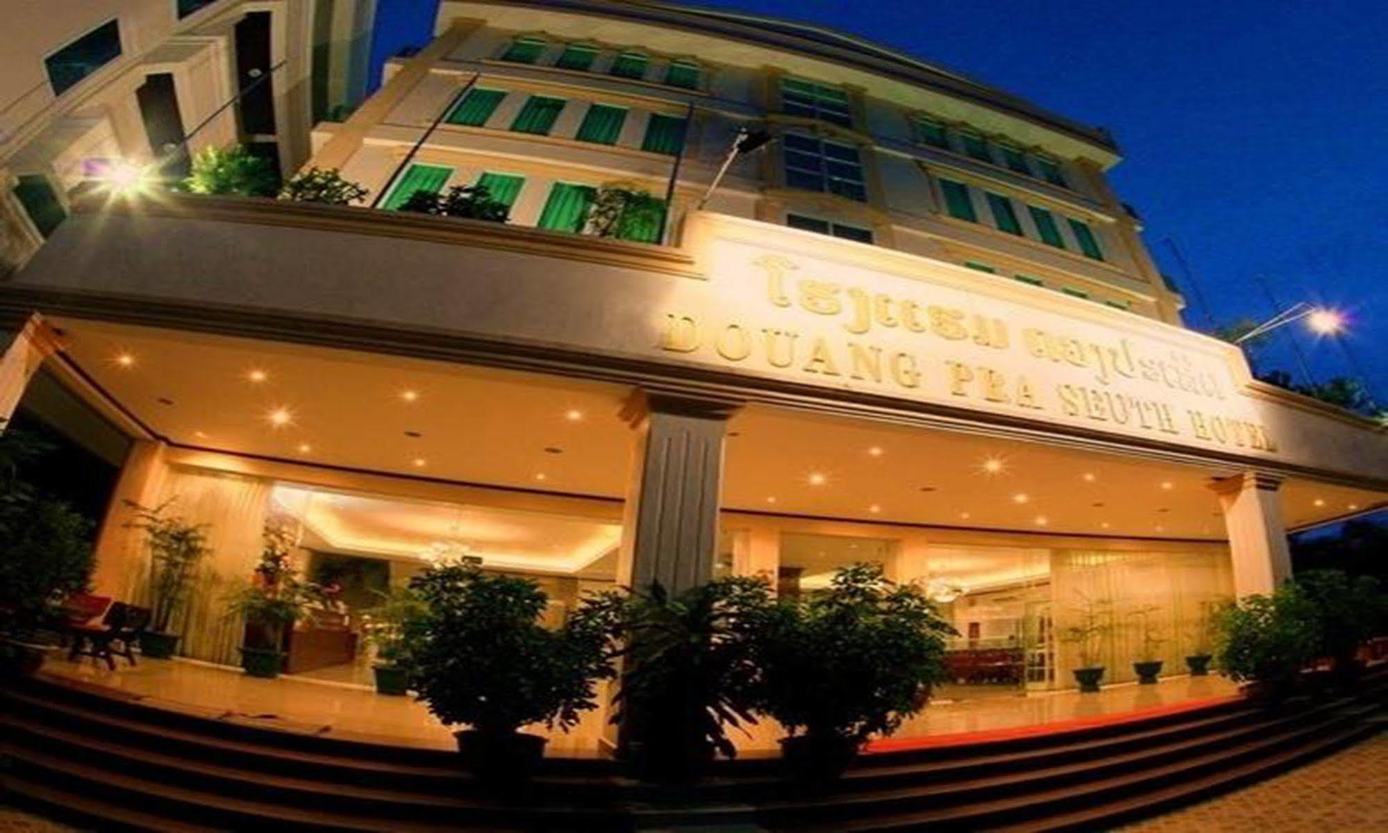 Douangpraseuth Hotel Виентиане Екстериор снимка