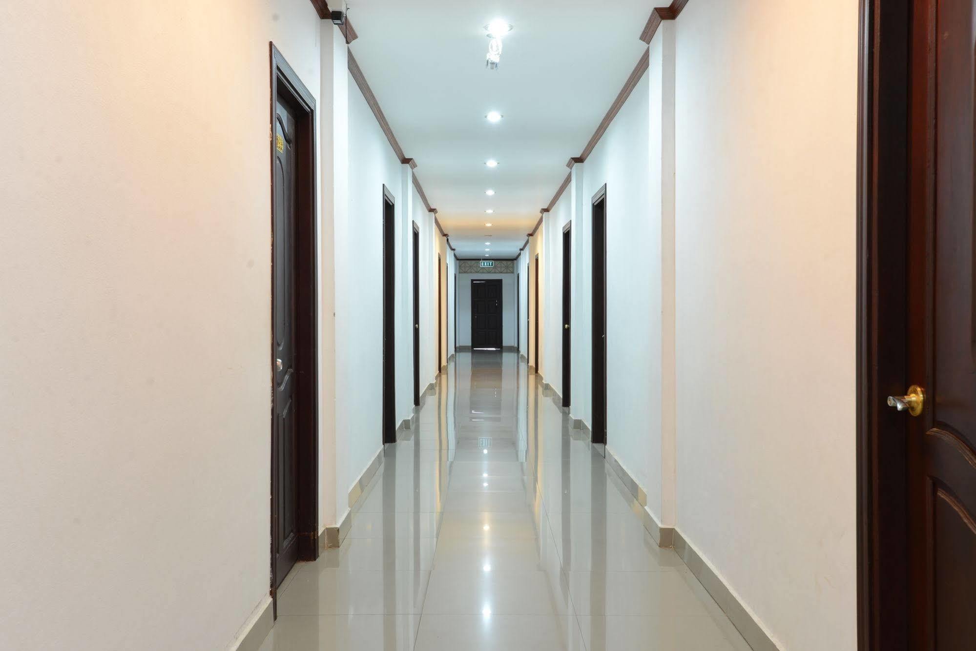 Douangpraseuth Hotel Виентиане Екстериор снимка