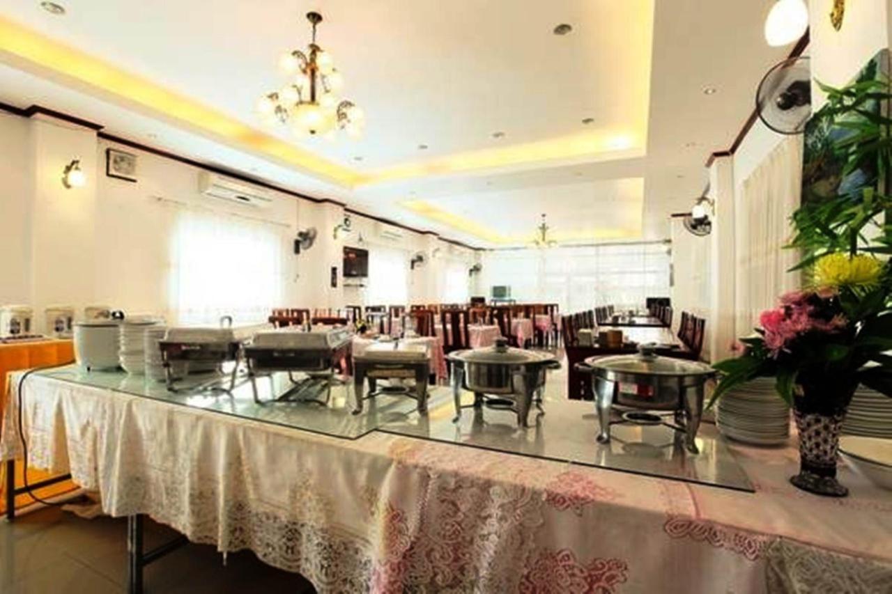 Douangpraseuth Hotel Виентиане Екстериор снимка