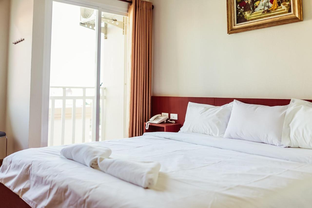 Douangpraseuth Hotel Виентиане Екстериор снимка