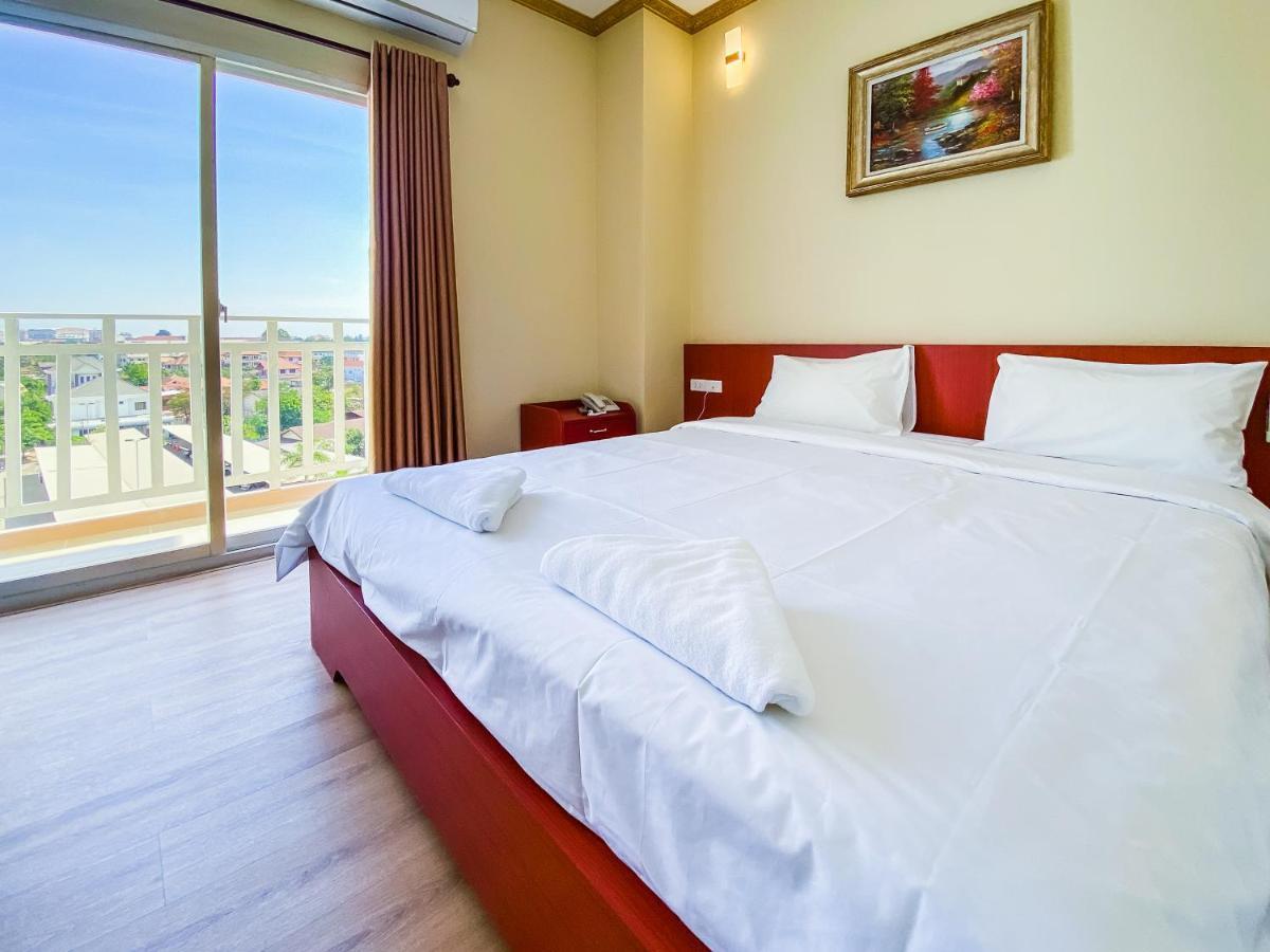 Douangpraseuth Hotel Виентиане Екстериор снимка