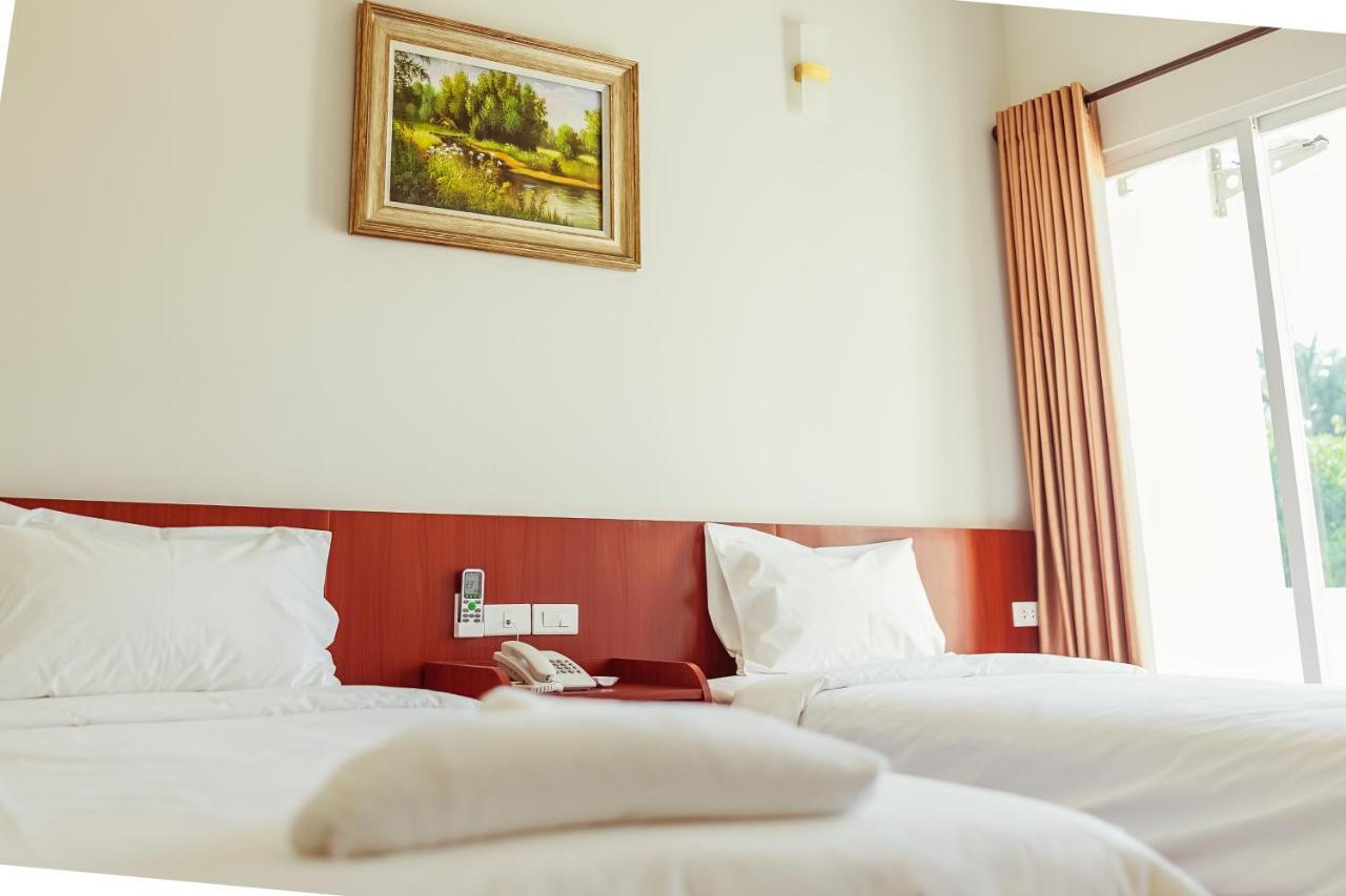 Douangpraseuth Hotel Виентиане Екстериор снимка