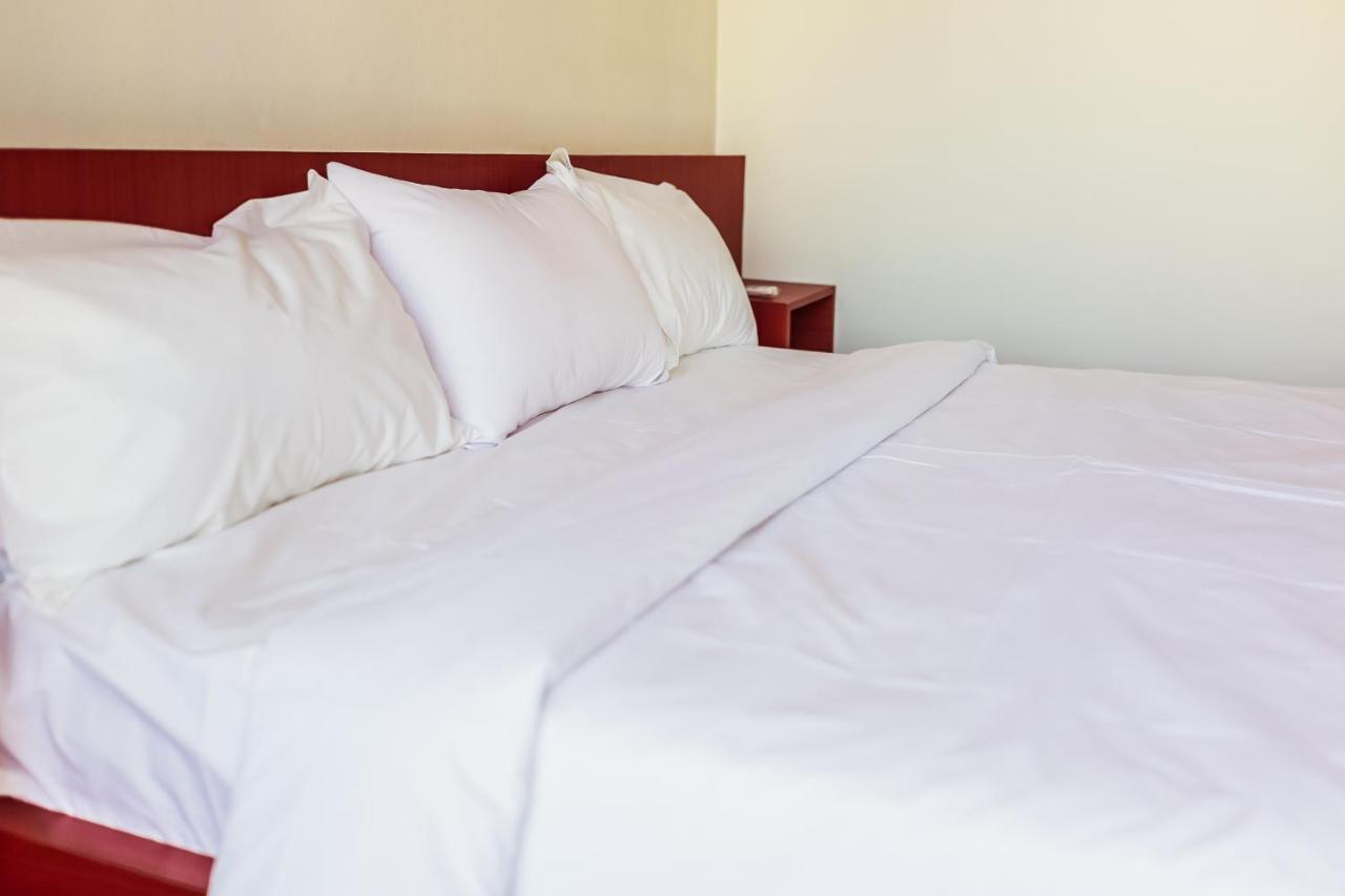 Douangpraseuth Hotel Виентиане Екстериор снимка
